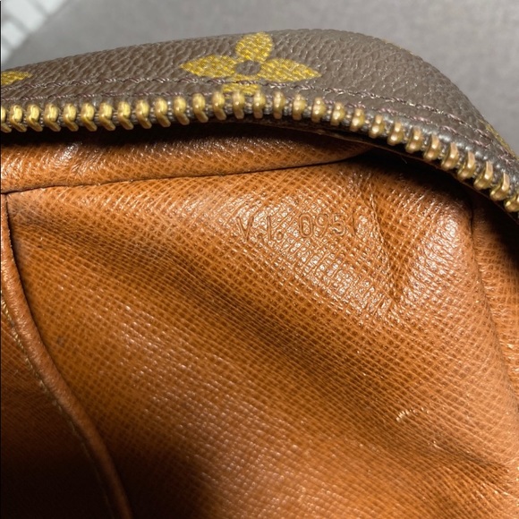 Authentic Louis Vuitton Monogram Porte-Documents Voyage - Picture 12 of 16